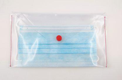 pochette transparente pour masque tissu ou chirurgicale, version avec bouton et liseré rouge