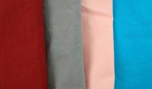 tissus au choix pour les chaussons souples By Aeni : rouge, gris, rose ou bleu turquoise